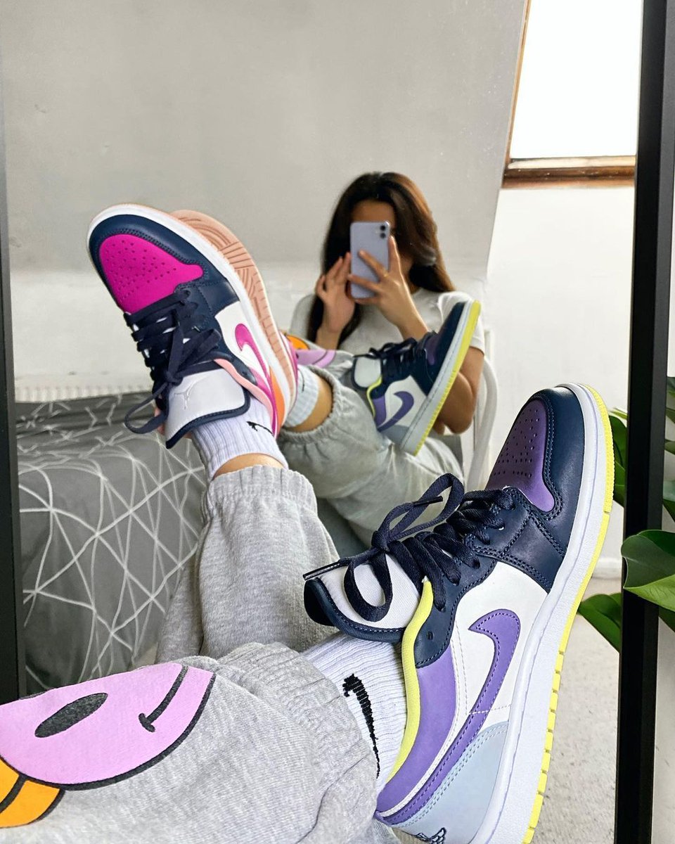 TheSoleWomens's tweet photo. Who's hoping to get their hands on this Jordan 1 Low on Saturday? ⚡️

Save the link > https://t.co/xUpYaOy4Ov

📷xprettylittlekicks https://t.co/C39NjE0nAF