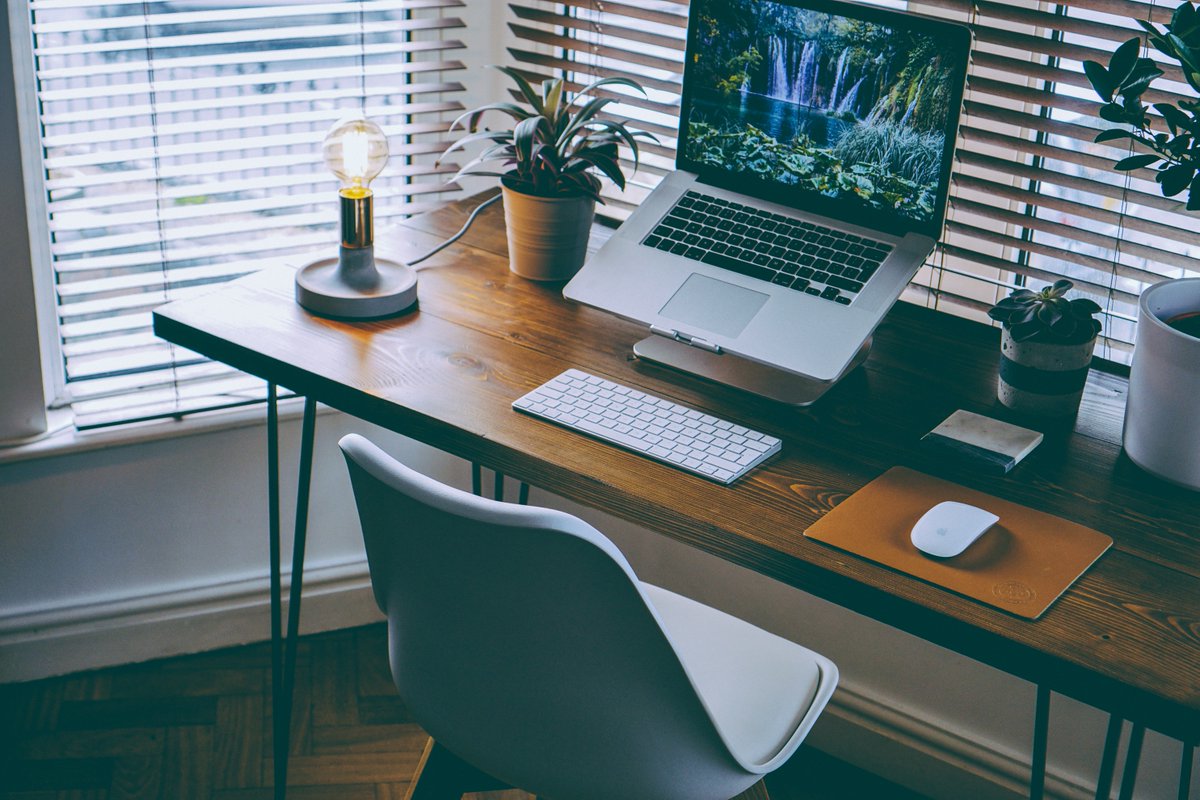 LondonU's tweet photo. We would love to see your #UoLStudySpace! Show us where you revise by posting your photo with the hashtag and you may see it on our feed. https://t.co/Cs0viMVMjv