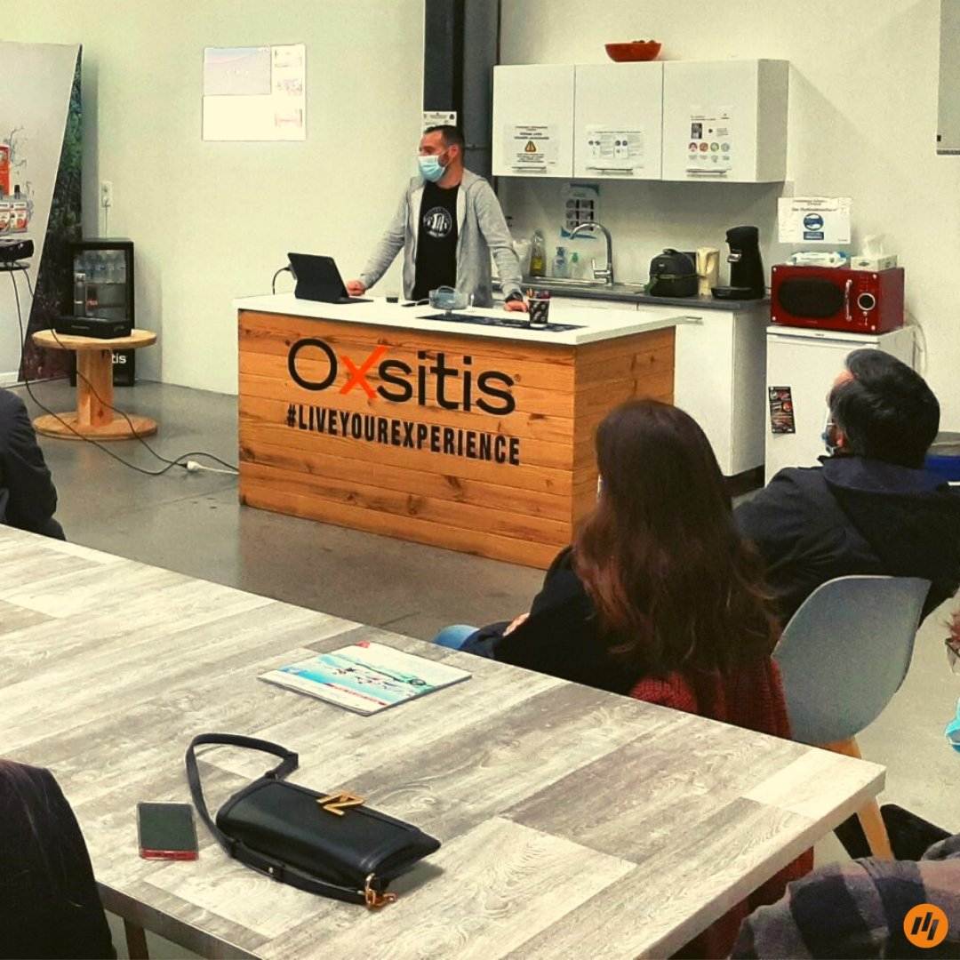 clermont_sb's tweet photo. #IMMERSION- Il y a quelques jours, nos étudiants en MGE3 Passion Sport ont pu profiter d’une matinée rythmée par de nombreux échanges pour plonger au ❤️ de la stratégie de Distribution et d'Innovation d’@Oxsitis - la marque spécialisée dans l'hydratation des sportifs💦 https://t.co/kXXYaWWXlv