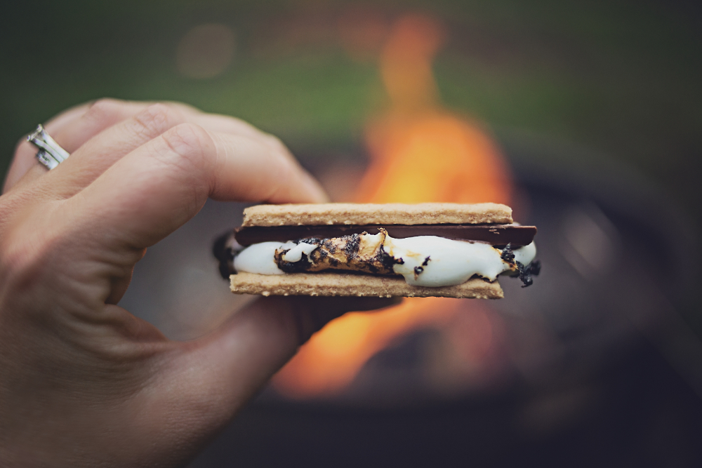 TownofRiverview's tweet photo. Kick off Riverview Maplefest tomorrow by dropping by the Coverdale Centre, 10am-6 pm Friday for your FREE Briggs Maples S’more Kit! (1 kit per single household bubble, while supplies last.) https://t.co/jGZB9l0haF
🍁🔥
#maplelicious #briggsmaplesmore #rivmaplefest #MapleliciousNB https://t.co/zVtwmE7GwT