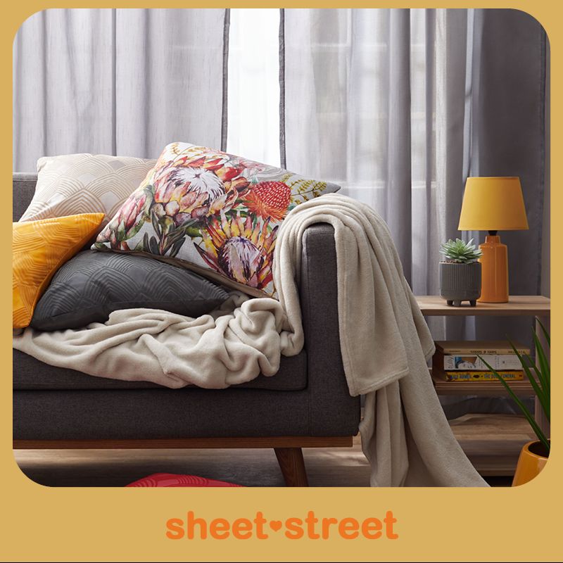 BaywestmallPE's tweet photo. Get your home ready for autumn with rich colours, faux plants and flowers plus piles of warm blankets from @SheetStreetZA ๐
#BaywestMall #SheetStreet #HomeDecor #RichColours #Plants #Flowers #Blankets #Home https://t.co/deZKXHmLdn