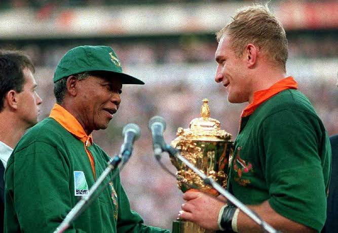 MotshidisiM's tweet photo. Weโre back on air this evening for #SSWatchAlong, as we relive the Springboksโ triumphs of 1995, 2007 and 2019. Which final was your favourite? Are you one of the lucky few to watch all three?
Join us at 20:00 on @SuperSportTV Rugby - ch 211 ๐๐๐๐ #SSRugby https://t.co/ny1m4844eq