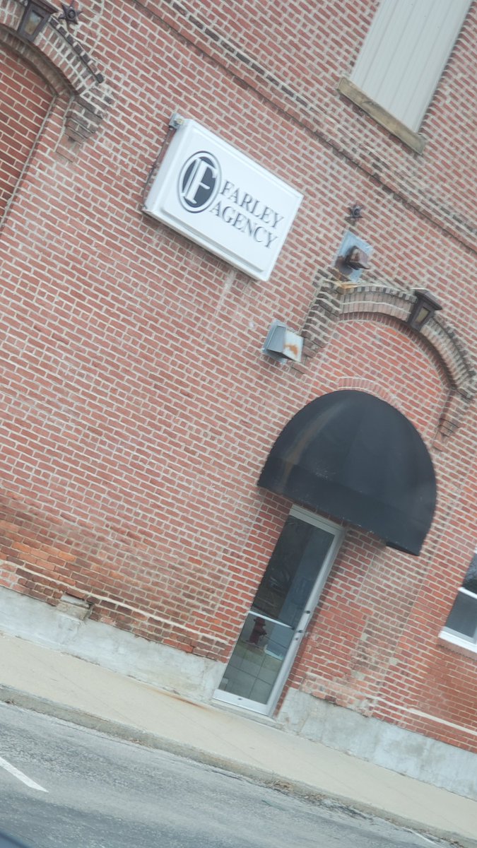 JasperCEO's tweet photo. Photo Scavenger Hunt Winners of the 'Businesses Synonymous with Jasper County' category:
Farley Insurance
Rauch's Jewelry
The Freeze
Peoples State Bank

🙋🏽‍♀️🙋🏼‍♂️Comment below to add what businesses you think fit this category! https://t.co/nNCqNOiHRO