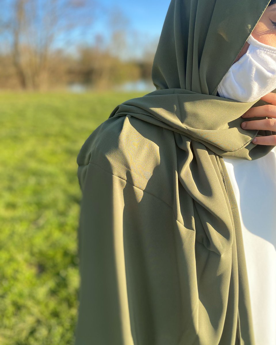 HijabHayaa's tweet photo. Voile en Soie de Medine dispo ✨ #soiedemedine #voile https://t.co/4h1nbsPiPT
