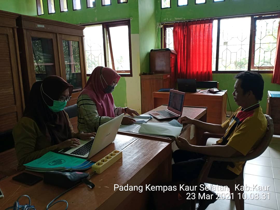 PTasari's tweet photo. Mendampingi koperasi Berkah Lautan Maje dalam menyelesaikan laporan keuangan koperasi https://t.co/qWWu8MiBke