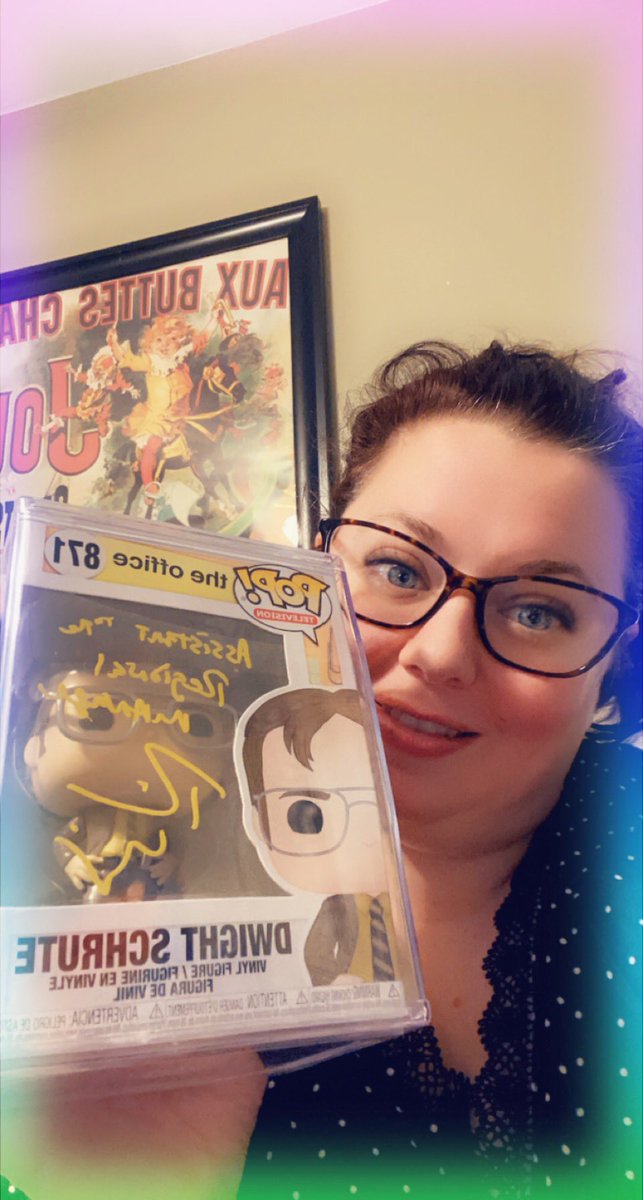 jwilson5380's tweet photo. When you havenโt smiled since you had your knee replaced & your hubby surprised you w/ an autograph funko pop by @rainnwilson ๐ #TheOffice #funko #3weeksPostOp https://t.co/gbfClHV9V7