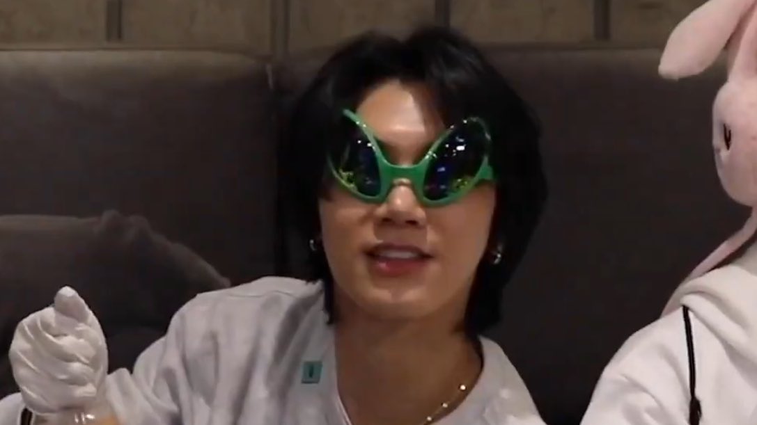 Fz_Fang's tweet photo. ช่วยเหอะ 55555555566565555 #아잔다_WayV https://t.co/YsSyAwesO9
