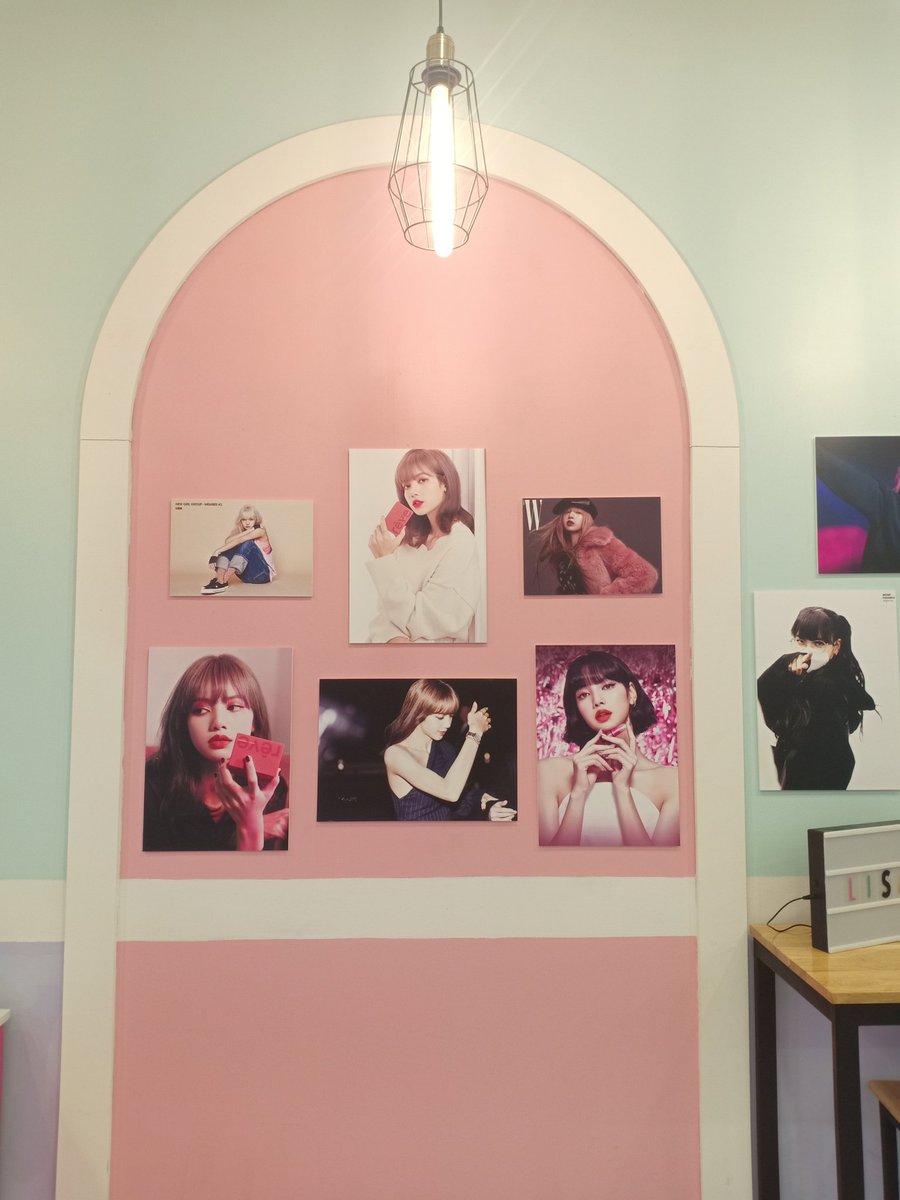 katay255147's tweet photo. น่ารักทั้งนั้นเลย 😍 #LISA
#HAPPYLISADAY @FandomCafe_ https://t.co/QdA9Rpm2dQ