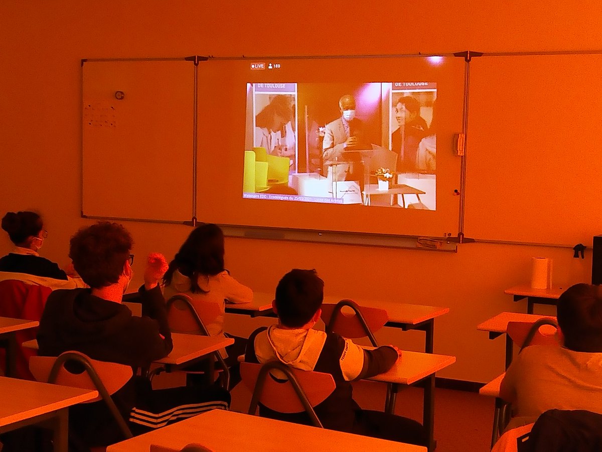 jeanmoulinrodez's tweet photo. Au RDV live #écodelegues webinaire EDD #academiedetoulouse #dsden12 #DeveloppementDurable https://t.co/AFTafMxxUT