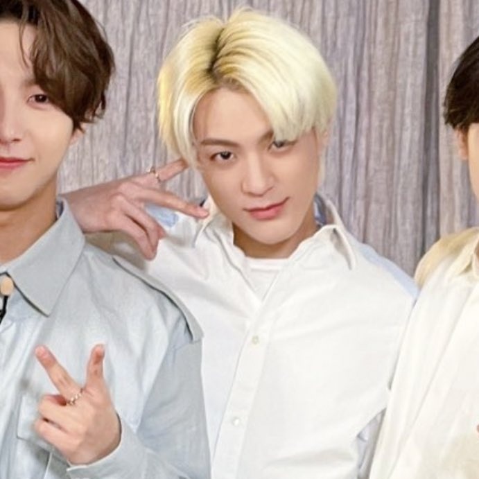 theacekyu's tweet photo. man ... how can he be this good looking https://t.co/c02tfmS9yk
