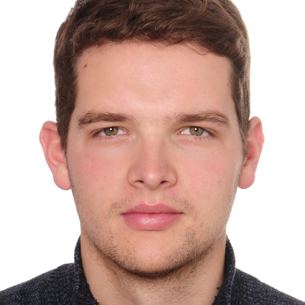 In der UK wird diskutiert, private Streaminganbieter zu verpflichten, öffenlich-rechtliche Inhalte der BBC zu verbreiten.

Ob es auch in Deutschland bald "Hier ist Netflix mit der Tagesschau" heißt, untersucht LENNART LAUDE.

verfassungsblog.de/netflix-tagess…