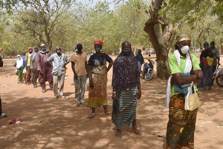 CoumbaDSow's tweet photo. Au #BurkinaFaso, la sécurité alimentaire s'est légèrement améliorée depuis juin 2020, en raison d'une bonne saison agricole et l'acheminement d'aliments vers des populations dans des zones reculées. La situation reste préoccupante à cause des effets des conflits.
#hungerhotspot https://t.co/04HxfXZ5aP
