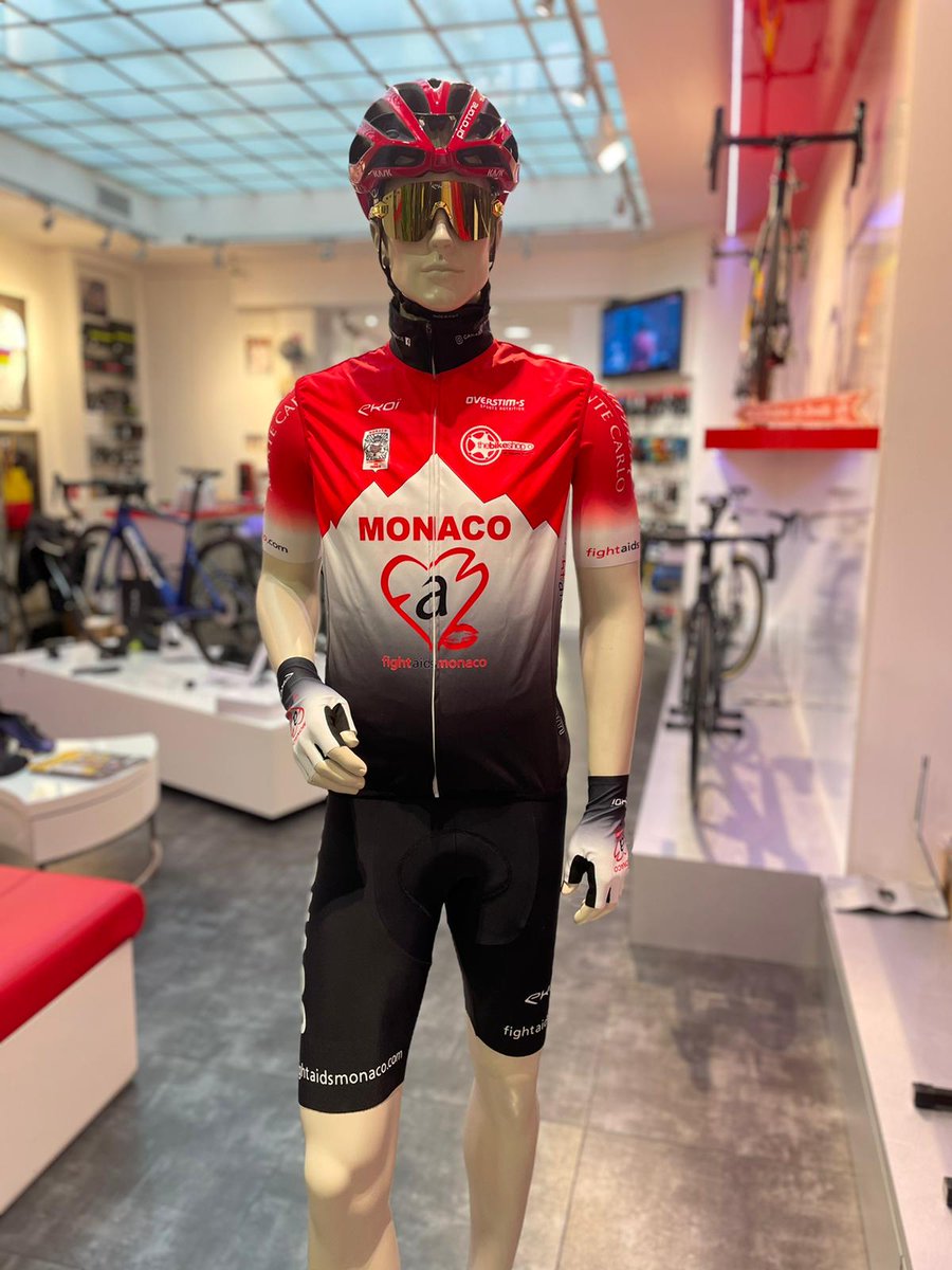 thebikeshopmc's tweet photo. Disponible dès maintenant: le kit officiel des Carabiniers du Prince, vendu au profit de la fondation Fight Aids Monaco de Son Altesse Princesse Stéphanie. 🎗️ 
ℹ️All info the shop! https://t.co/3X7otcF7OO