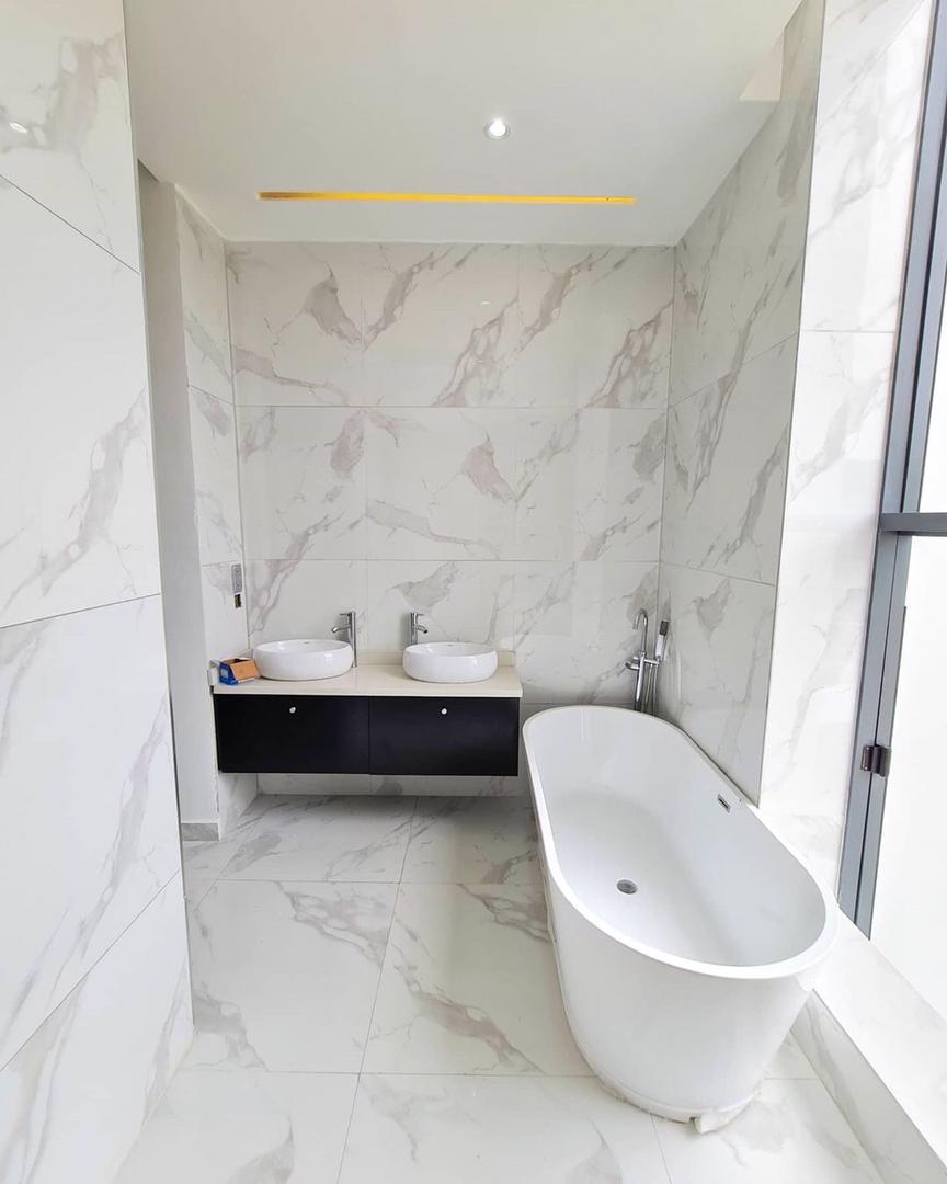 RoyalPropertyEm's tweet photo. FULLY DETACHED DUPLEX WITH BQ AND SWIMMING POOL

LOCATION: LEKKY COUNTY HOMES

TITLE: GOV CONSENT 

PRICE: ₦160M

Chat up an Agent for inspection :Message Royal Property Empire on WhatsApp https://t.co/ReTn2I8avl

#Ghana #Bitcoin #EricaVerified #LagosIsReady #thursdaymorning https://t.co/iMvdia8hyK