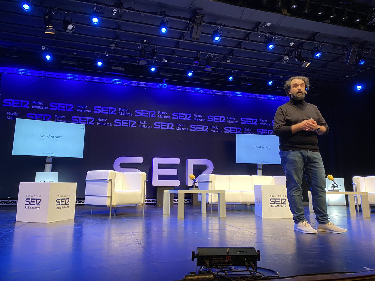 bvidalt's tweet photo. El gran @UsuarioArraez #periodista y #formador arrancando #SERTransformaciónDigital 
@SERmallorca 
#mallorca https://t.co/aA9hM9TO08
