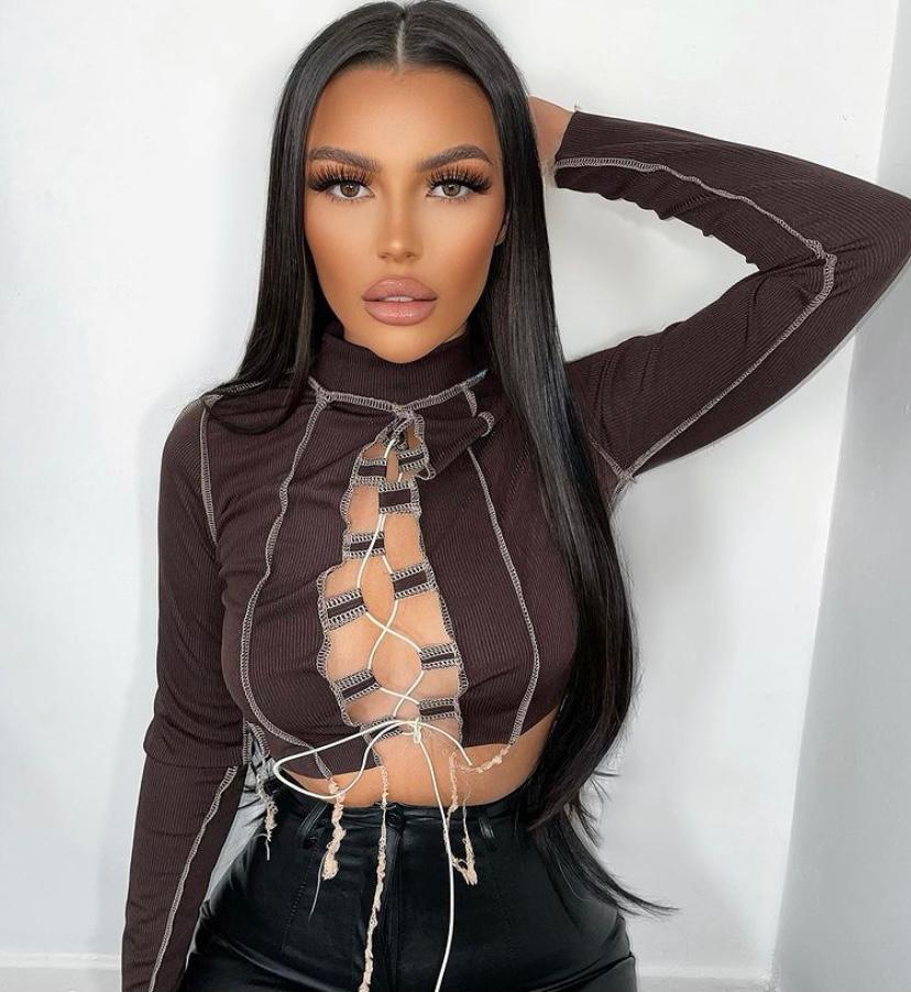 mrepclo's tweet photo. ๐๐ผ๐ฑ๐ฑ๐ฒ๐๐โจ@jessarrowsmith_ wearing our CHOCOLATE BROWN CONTRAST STITCH CROP TOP 'Jamillah'
#MREP #croptop #fashioninspo #ootd #styleinspo #whattowear #contraststitch https://t.co/SUI8fRfIwp