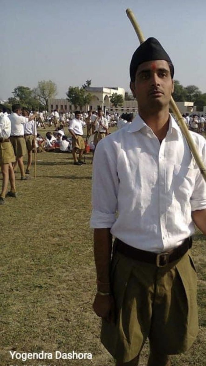 Hafeez0131's tweet photo. सर आप संघियों की बखियाँ उधेड़ रहे हो और वहीं दूसरी और राजस्थान में गहलोत साहब ये क्या कर रहे है ? https://t.co/0mGD3B0NOy
