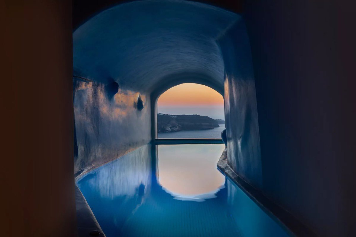 here_greece's tweet photo. Athermi Suites Santorini
فيلا كهفيه

 #اليونان 🌋
#سانتوريني https://t.co/URfD7q1wXS