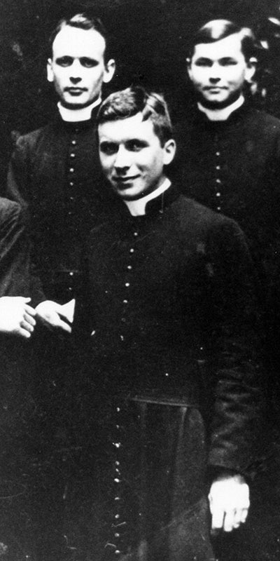 PereDanziec's tweet photo. RIP +
Il y a 30 ans Monseigneur Marcel Lefebvre entrait dans son éternité.

Beaucoup de ses intuitions furent justes et beaucoup de ses mises en garde devinrent prophétiques.

Puisse un jour venir le temps d’une réhabilitation pacifiée.

#Annonciation
🙏 https://t.co/KcTwf2n3YT