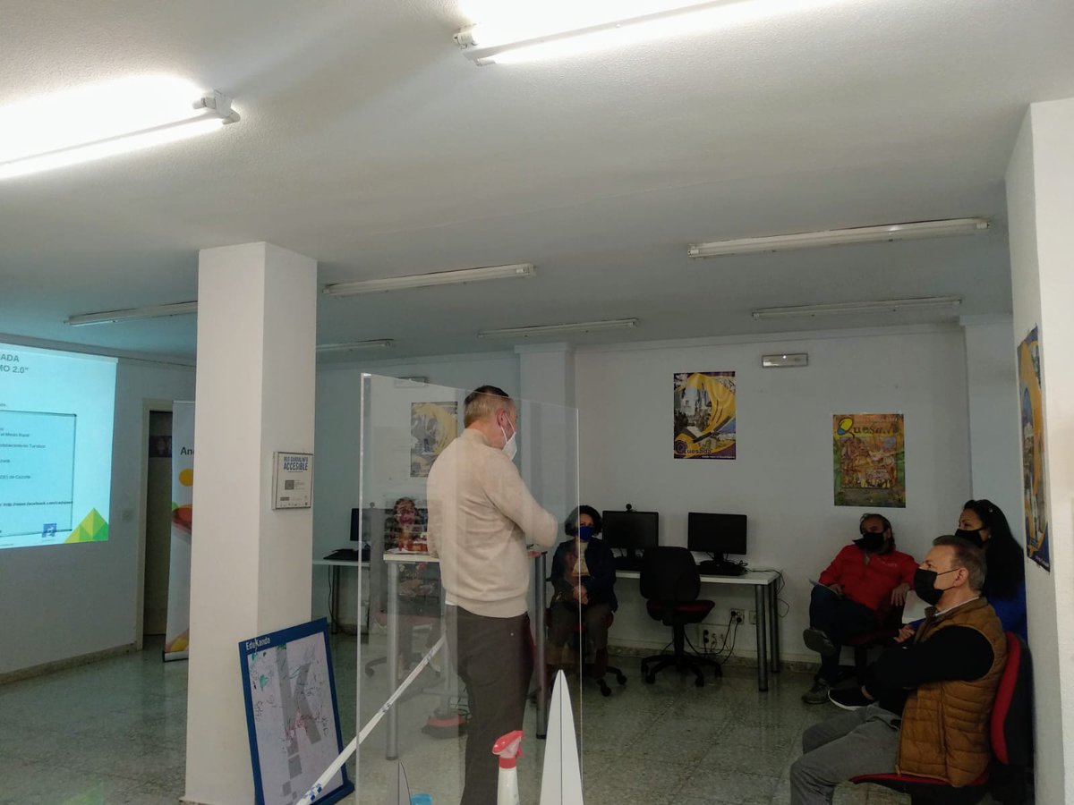 QuesadaVuela's tweet photo. 2ª Jornada "Alojamientos Rurales" en #Guadalinfo #Quesada. Finalizada esta acción formativa para promover el #TurismoRural. Han sido 2 sesiones interesantes, productivas y con las que creemos se va a dar impulso a los alojamientos rurales. #CADECazorla @AytoQuesada @RedGuadalinfo https://t.co/N0SfSAIw2N