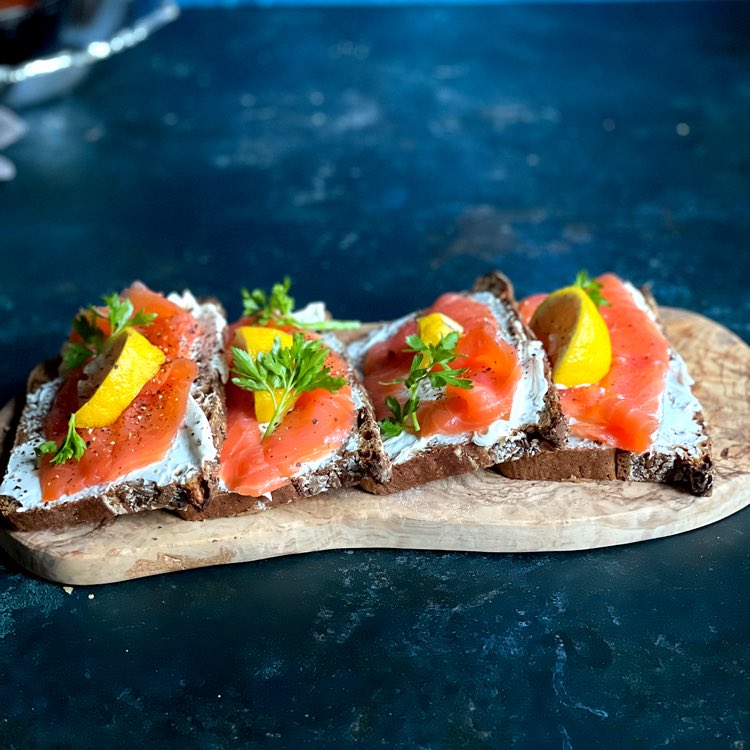 ScholeyPauline's tweet photo. MAKING SOURDOUGH RUGEBRØD. Dense, very heavily seeded Nordic bread with caraway..served in a classic manner. Delicious #foodie #foodphotography #inmykitchen #alwayshomemade See more on my Instagram posts. https://t.co/kKLWUekxmo