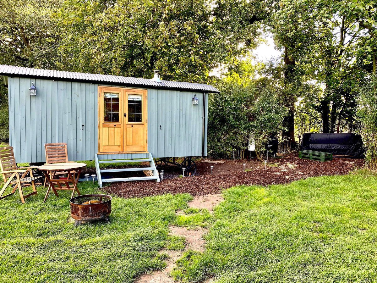 N_ShepherdsHuts's tweet photo. Book your relaxing staycation! 

Rest assured if COVID restrictions are in place a full refund or change of dates are available. 

A en-suite shepherds hut for 2 adults. 

https://t.co/k9lPyRxS0W 

#staycation2021 #ukstaycation2021 #travelblogger #traveladdict #shepherdshuts https://t.co/WBIRBbl83R