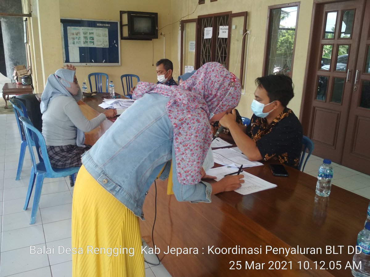 Adibakrom3's tweet photo. Penyaluran BLT DD Kecamatan Pecangaan (Desa Rengging Pecangaan Kulon dan Pecangaan Wetan) Hadir nya Negara dalam Kepedulian Masyarakat Miskin melalui Dana Desa 
@jokowi 
@halimiskandarnu 
@kemendespdtt
@tppkemende
@taufikmadjid
@ganjarpranowo
@dinsospermasdes https://t.co/TpdQ9aWE6o