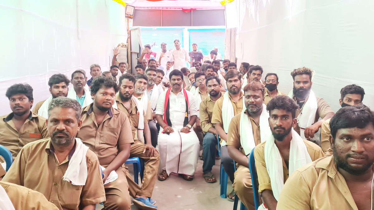 iparanthamen's tweet photo. எழும்பூர் தொகுதிக்கு உட்பட்ட
தொ மு சா ஆட்டோ ஓட்டுநர் தொழில் சங்கம் சார்ந்த ஆட்டோ ஓட்டுநர் நண்பர்களை சந்தித்து வாக்கு சேகரித்த பொழுது
#DMK4TN #DMKAlliance
#Paranthamen4Egmore #EgmoreMLA #IPDMK
- Paranthamen Indiran https://t.co/jo8wnM8tYr