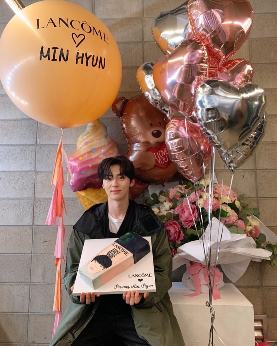 HMHgall's tweet photo. 210325 황민현 인스타그램

❤✍
https://t.co/D8qZpnxUry

감사합니다 🎈👦🏻💐🎂
@ lancomeofficial

#황민현 #민현 #hwangminhyun #minhyun #황민현_랑콤 https://t.co/1739uXHnlM