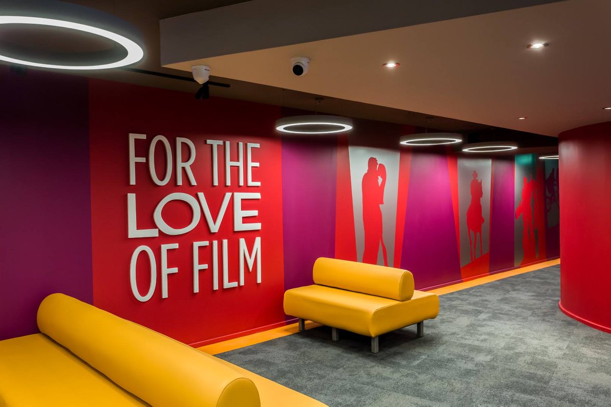 Universal Graphics tweet media