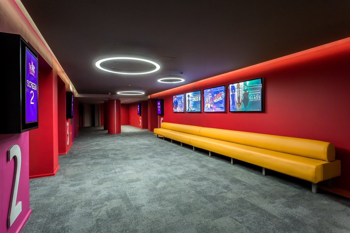 Universal Graphics tweet media