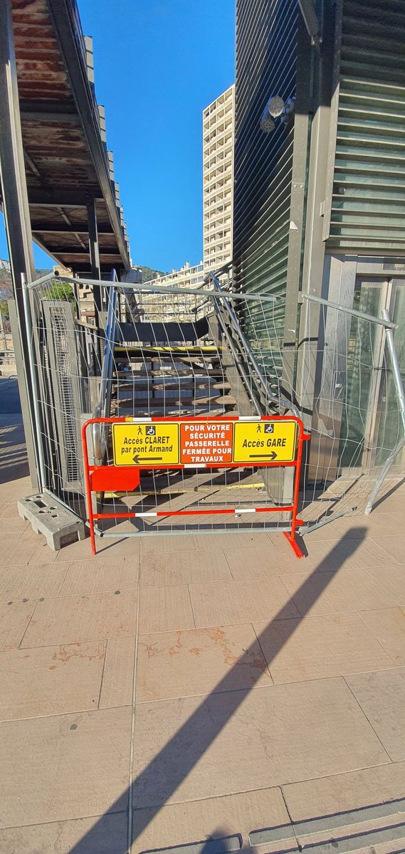 BEDINISebastien's tweet photo. .@metropoleTPM vote 9 millions d'euros pour la réalisation du pont des arts.
Il serait peut-être bien aussi de finir les travaux sur la passerelle Toesca, la rendre accessible aux PMR et enfin la réouvrir. #MTPM #Toulon https://t.co/z07ri9iOOB
