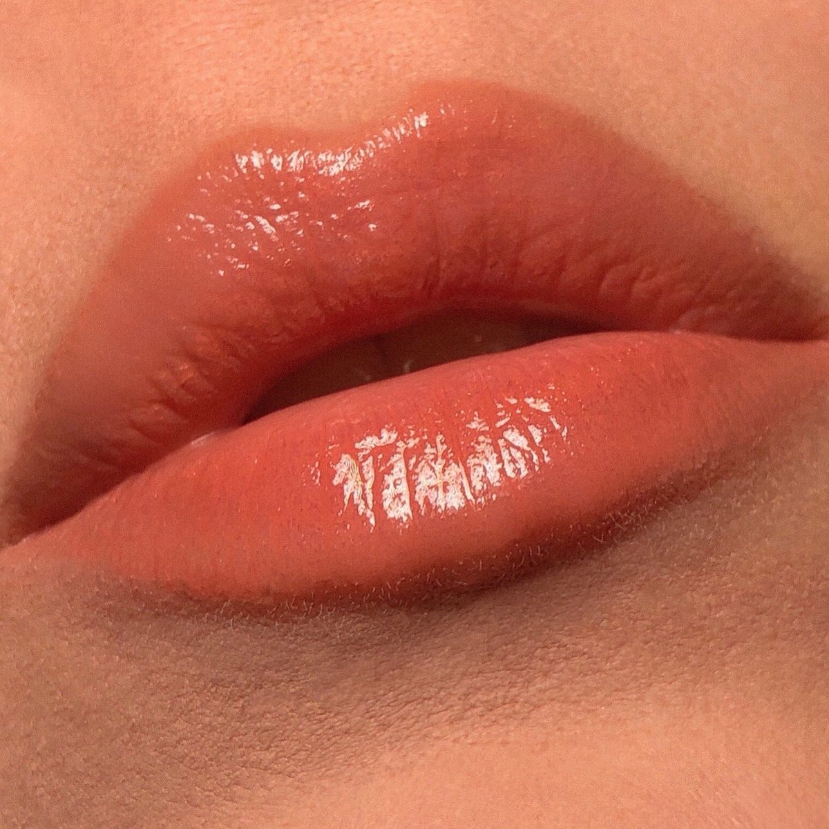 MariaMakeupHair's tweet photo. Nude 🤍🤍🤍
#lipgloss #nudelipgloss #nudelips #макияжгуб #lipstick #makeuplips #makeuplipstick https://t.co/RFEmiCLozN