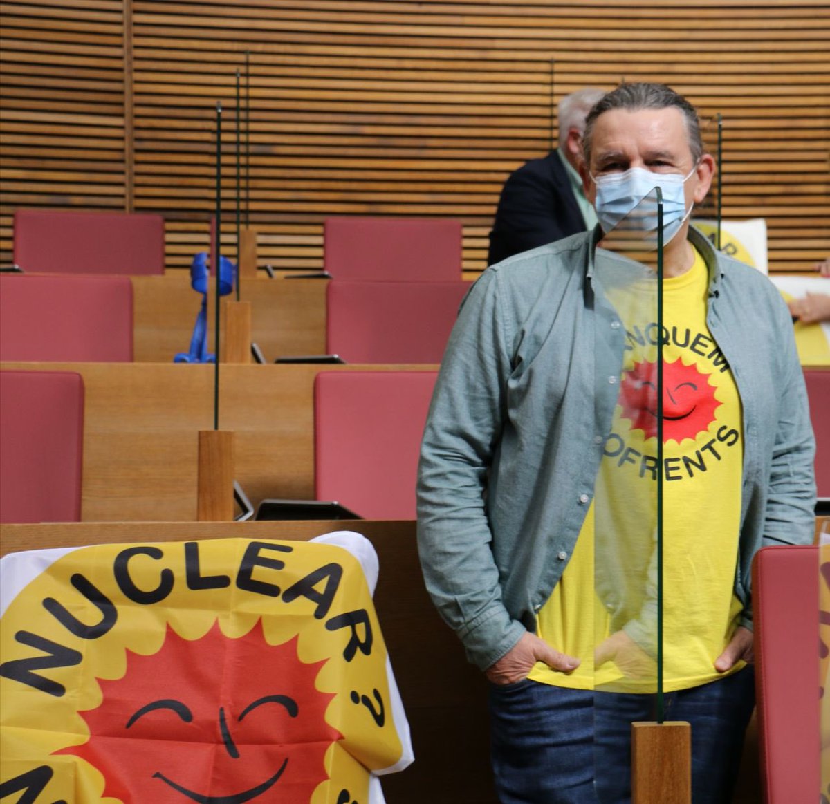 CompromisCorts's tweet photo. 💪🏽🌱 Nosaltres quan passem la frontera del País Valencià no ens oblidem d'allò amb què ens hem compromés.

TANQUEM COFRENTS ☢️ https://t.co/4DRTljGlcs