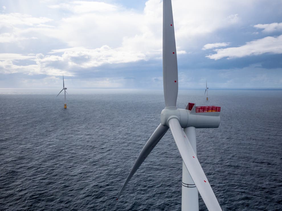 Footprint_no's tweet photo. ‘Huge potential’ as UK’s first floating windfarm sets power output record
https://t.co/gwtDm3tGus
Access to deeper waters allow turbines to be positioned in areas with more consistent windspeeds, company says @Equinor @SBringsvaerd @Haltbrekken @EspenBarthEide https://t.co/Bc8IaQutpT