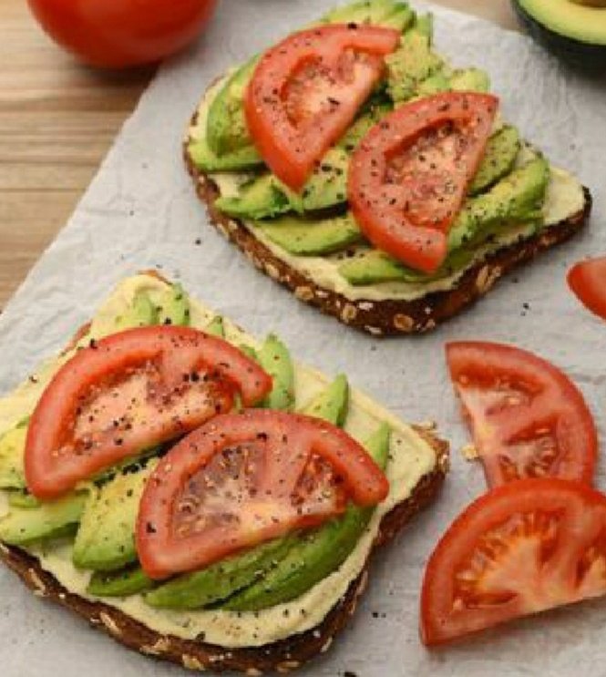 Ya estamos aquí con los mejores  #JanusBrunch  😋 Móntatelo a tu gusto: croissants rellenos, sándwiches, ensaladas, pastelería, bebidas, zumos, yogures... También productos BIO.🤗 Llevalo a la oficina, para compartir con tu pareja o regalar..🥰

Ibaigane Kalea, 2  //  677 453 360