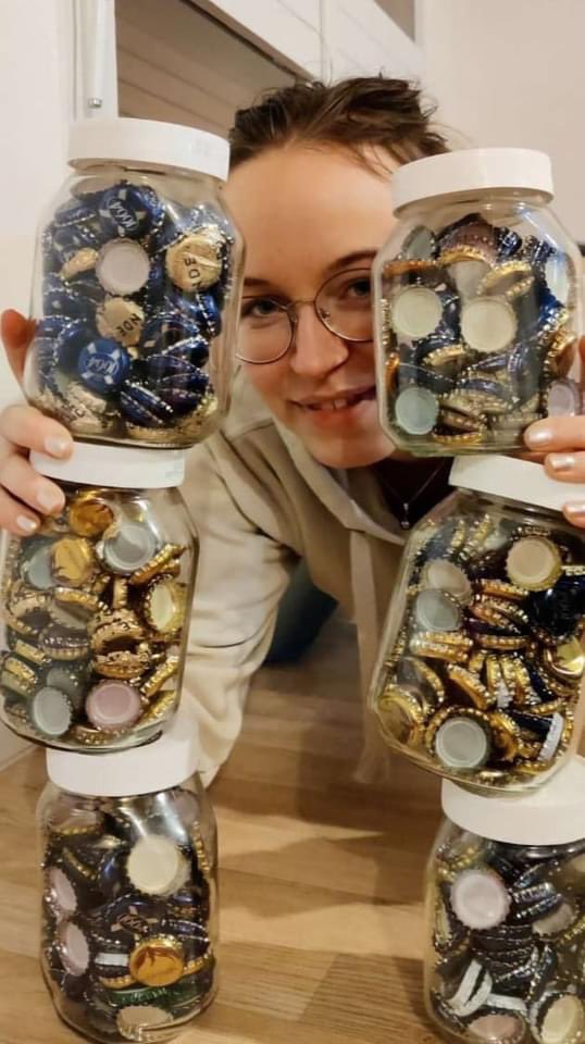 2api_tours_2022's tweet photo. [9] Laissez nous vous présenter notre cheffe cuistot 👩‍🍳 :

Amélie Ployet : VP Restauration 🍽 Actuellement VP Comm’ pour LafiBala, et fin gourmet à ses heures perdues, elle saura éveiller vos papilles avec nos saveurs régionales 💥 https://t.co/XOk8zNQFwi