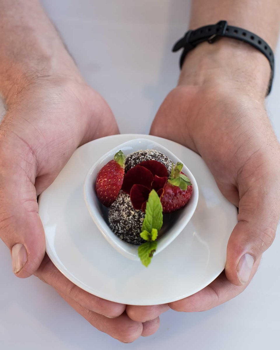 The Little Hedonist tweet media