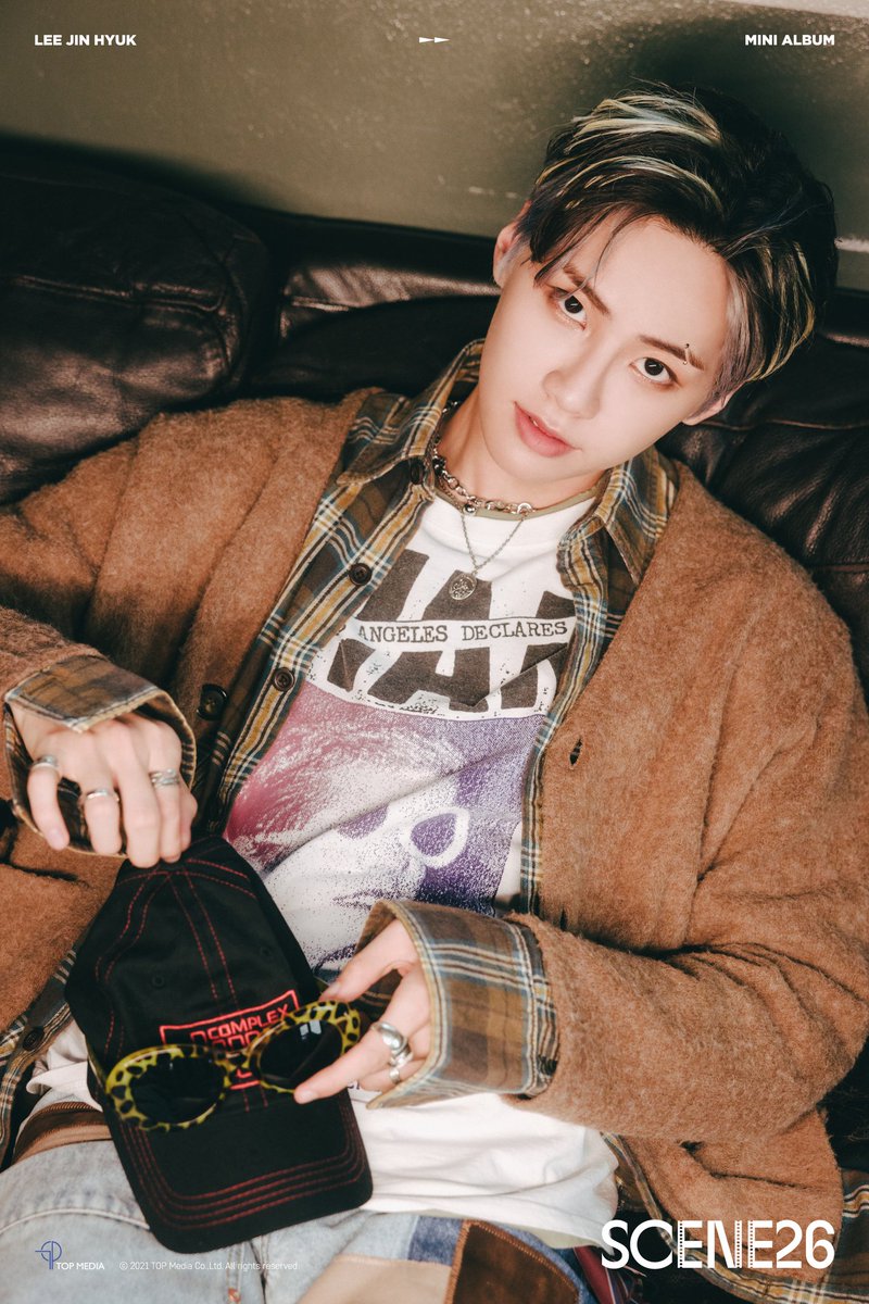 ljh_yeahforever's tweet photo. 今ま��のソロで1番かっこよいというか、垢抜けてる気がする。ディズニー大好きピュアボーイなのにお顔が強いからカムバの度に治安悪くなってあらわれるのほんと好き、、 https://t.co/3Dt4OtoLfq