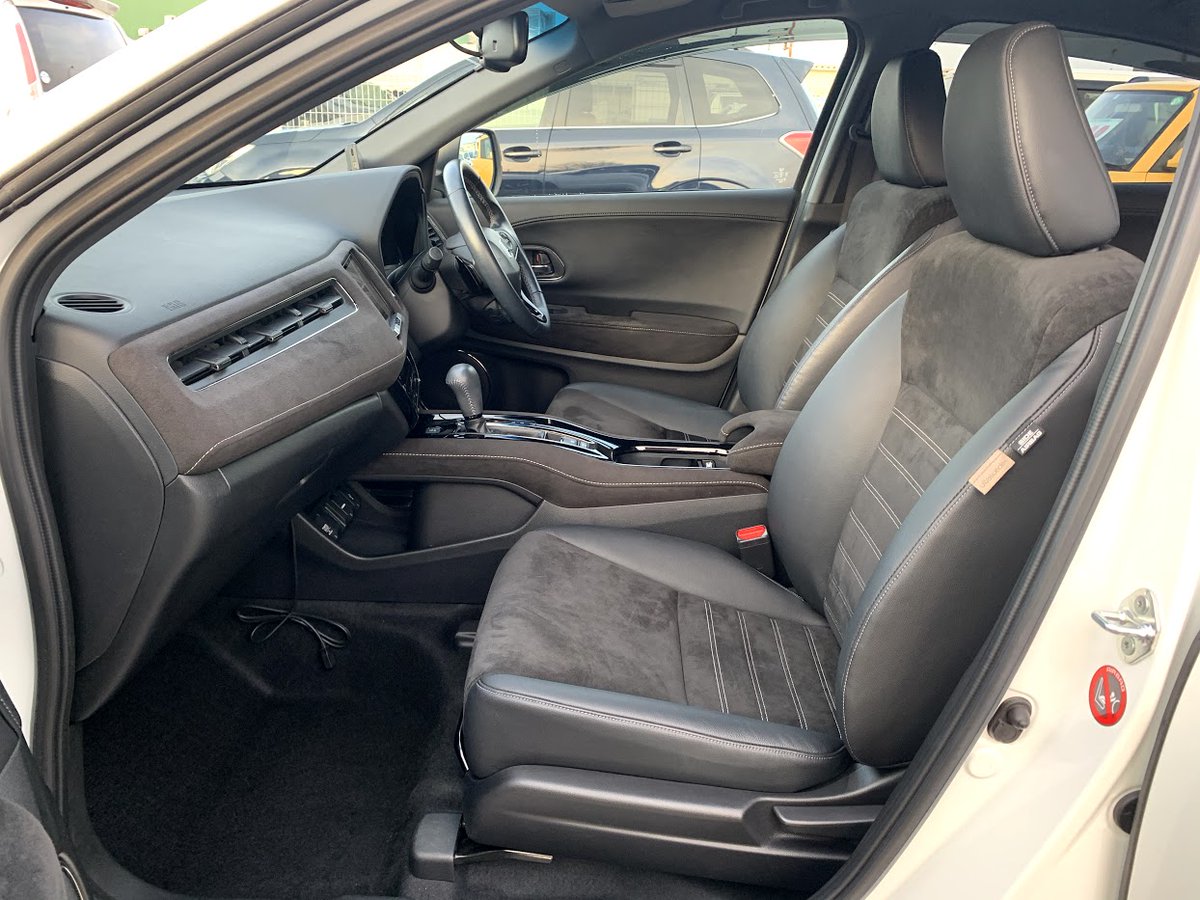 daitokucar1's tweet photo. 人気のホンダヴェゼルが入荷しました💁‍♂️
平成29年式で距離は3.3万キロ、車検は令和4年9月まで、人気のパールホワイトでLEDヘッドライト、社外ナビ、地デジTV、バックカメラ、ETC、クルーズコントロ��ル、シートヒーターと装備も充実です🙆‍♂️
気になる車両本体価格は193.8万円です‼️ https://t.co/EktBs5r5LK