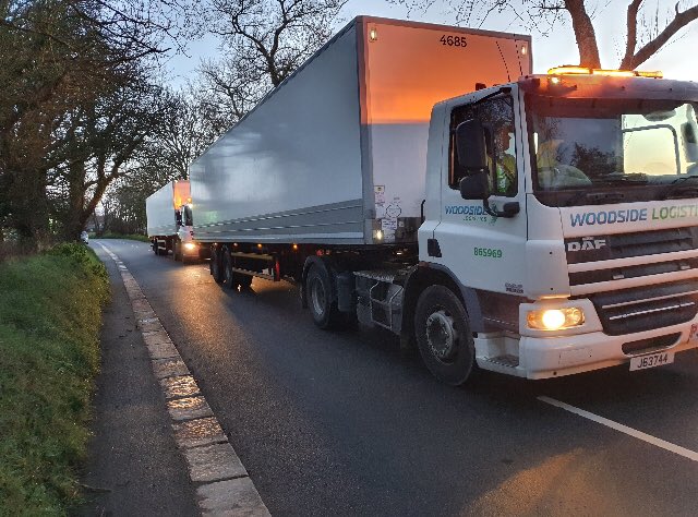 WoodsideLogist1's tweet photo. Another early morning start today for the team. 2 x 40’ trailers of specialist equipment moved to site #DeliveringAnAlternative #GreatWithFreight #NoJobTooBig #NoJobTooSmall https://t.co/d3lLA5DWnp