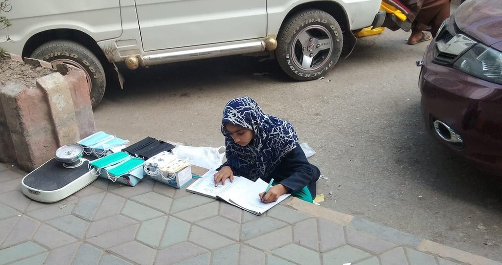 hina_hehe's tweet photo. There is an obvious threat to our educational system from @Shafqat_Mahmood #شفقت_انکل_ہمیں_پڑھنے_دو https://t.co/cnioZ4tse6