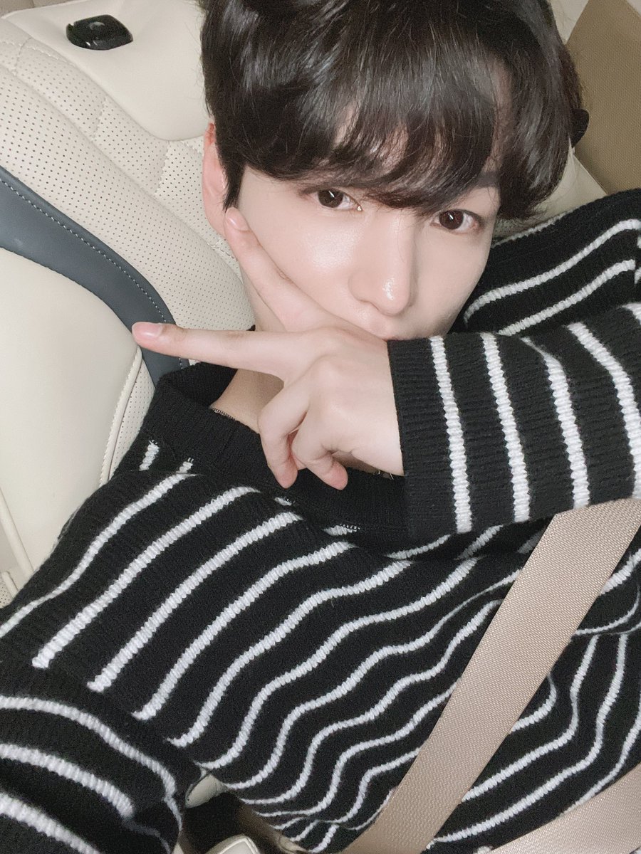NewWorld_VICTON's tweet photo. [#찬]🖤-@
집으로 가는길....📸 https://t.co/cH2mL3eyLF