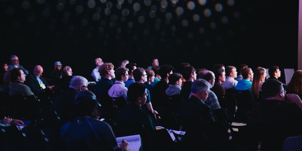 EuroScientist's tweet photo. Interested in #ScienceCommunication? 📣 Today's article highlights some of the common pitfalls scientists fall into when communicating their #science and discusses possible remedies. #ESOF2020 @MattGirod @Turtle_Things
Find out more here ➡️ https://t.co/byW34PDLUC https://t.co/GdoGlx4Q20