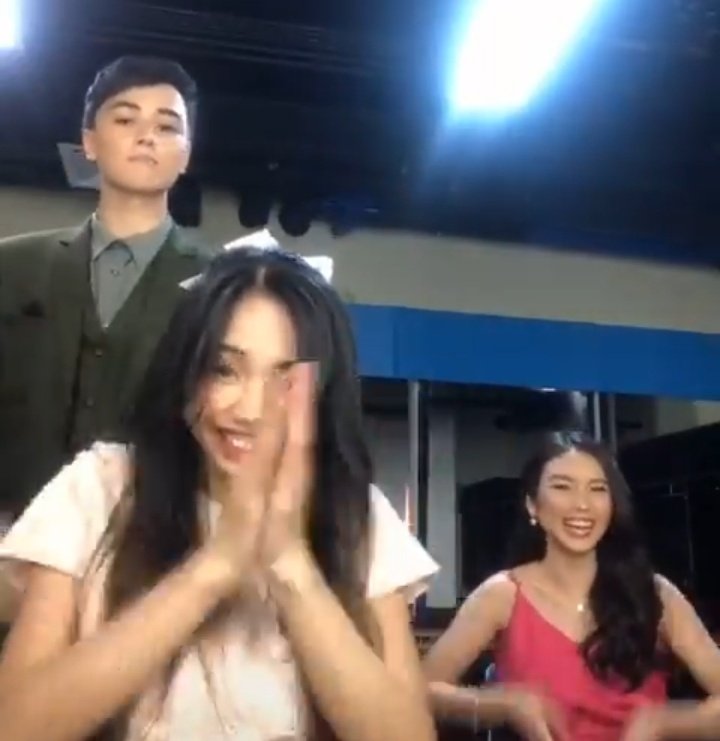 Skyrocket35's tweet photo. Kinikilig na po yan si May pag ganyan na itsura 🤭

#MayWard #MaymayEntrata #EdwardBarber 
@maymayentrata07 @Barber_Edward_ https://t.co/aKEwKAPcO7