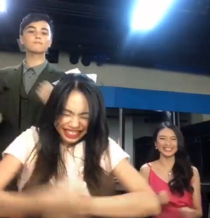Skyrocket35's tweet photo. Kinikilig na po yan si May pag ganyan na itsura 🤭

#MayWard #MaymayEntrata #EdwardBarber 
@maymayentrata07 @Barber_Edward_ https://t.co/aKEwKAPcO7