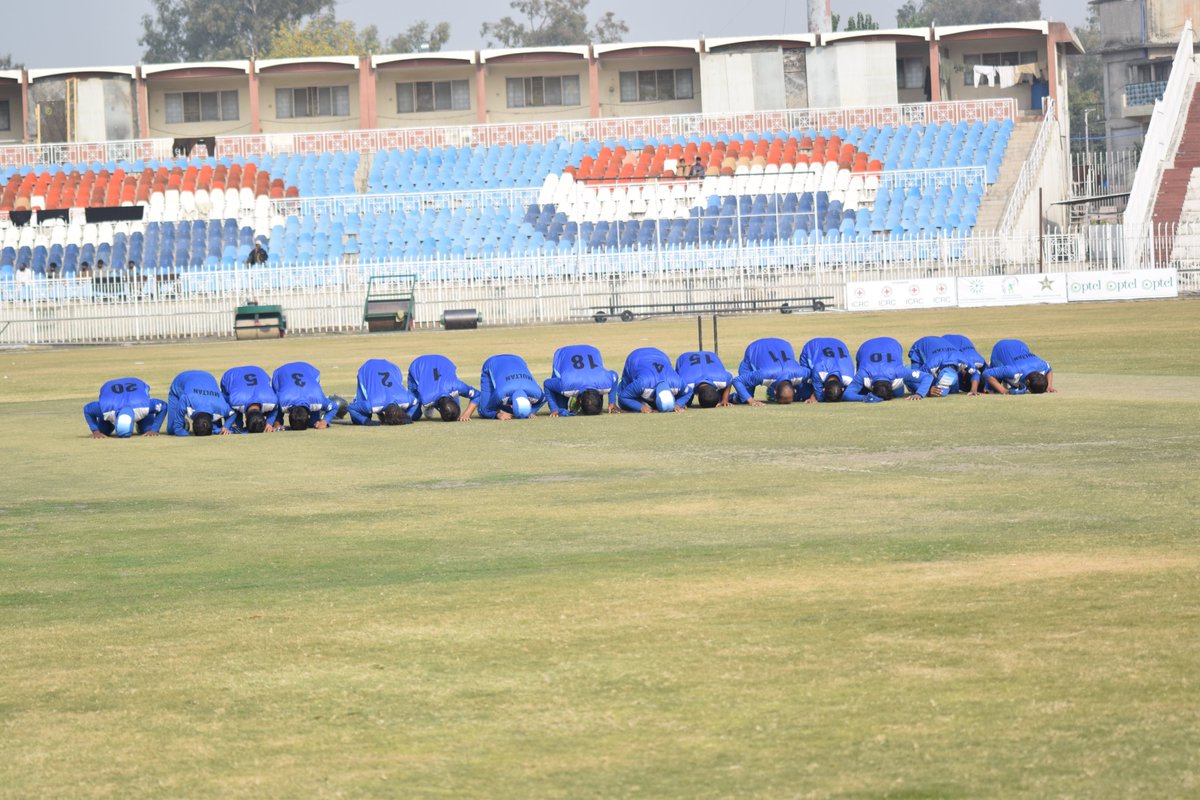 PPDCAOfficial's tweet photo. "Talent Wins Games, But Teamwork and Intelligence Win Campionships"
#ٹیم ملتان کھیل جیتنے کے بعد سجدہ کررہی ہے.

#PakistanCricketBoard #DisabledCricket #PDCA #ICC #Saleem_karim #Ehsan_Mani #Wasim_Khan #ian_martan #teammultan  #ICRC #Shahid_Afridi #DisabilityCricket #TheRealPCB https://t.co/Ois6jc97kr