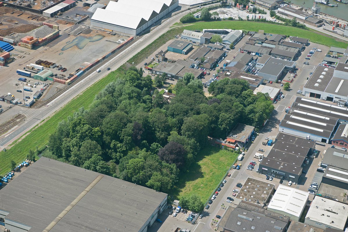 HavenRotterdam's tweet photo. Havenbedrijf Rotterdam beheert nu nat en droog in Zeehaven Dordrecht. Lees meer: https://t.co/8ZgYlZlfTy
#dordrecht #zeehaven #haven https://t.co/kSfisYEONv