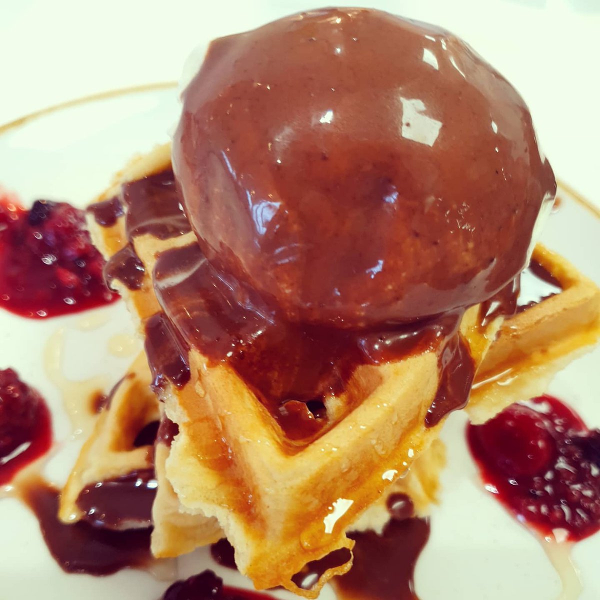 Wharf_Kitchen's tweet photo. Wishing you of all outhere a scrumptious, delicious, indulgent & irresistible #internationalwaffleday π§ππ«π¨π―π§ Here's chef's Andy suggestion for those with a sweet tooth! ππ Team π― smashing the waffle π§ bar! π
#wafflesforbreakfast
#waffleday
#wafflestack
@baxterstorey https://t.co/9StH8KzOmH