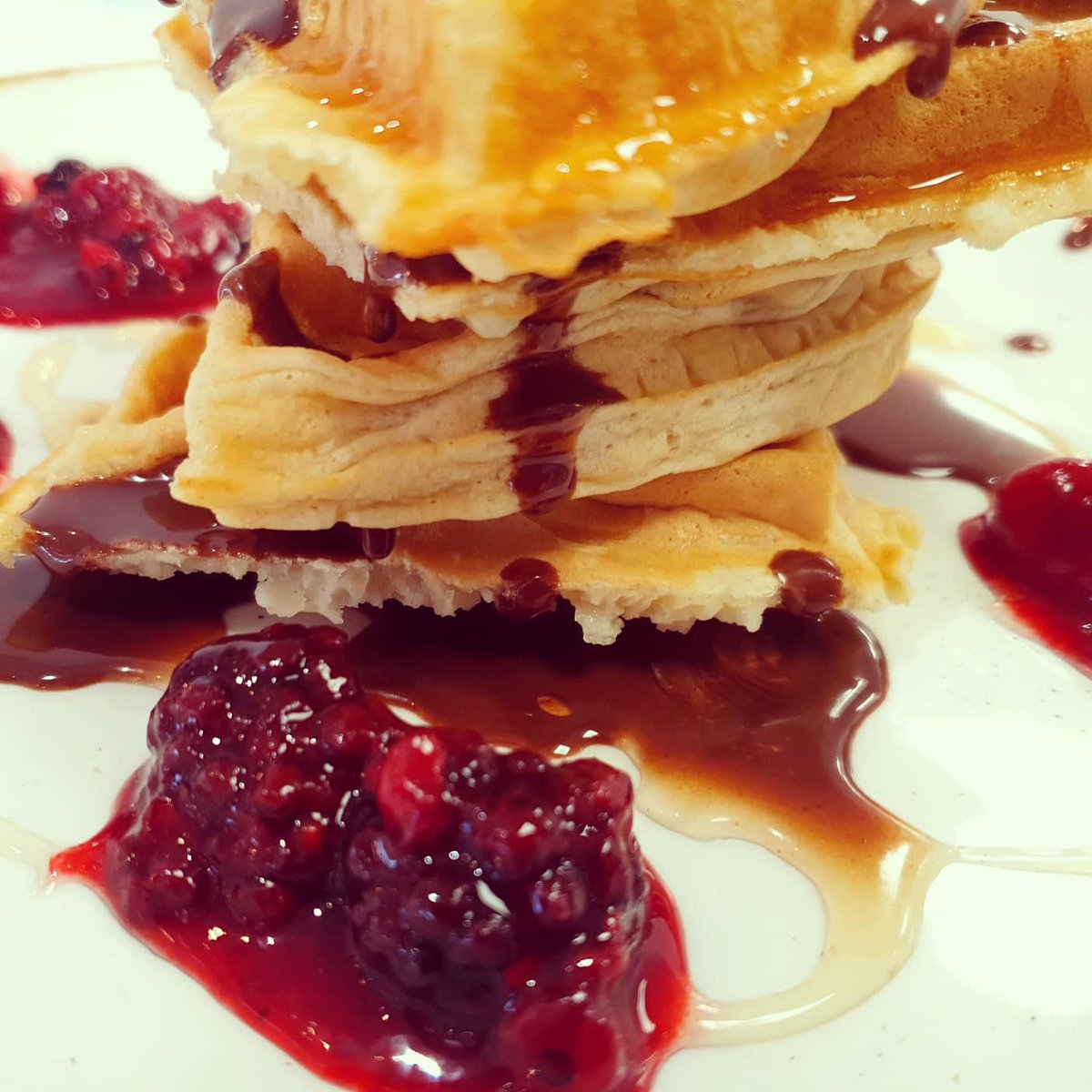 Wharf_Kitchen's tweet photo. Wishing you of all outhere a scrumptious, delicious, indulgent & irresistible #internationalwaffleday π§ππ«π¨π―π§ Here's chef's Andy suggestion for those with a sweet tooth! ππ Team π― smashing the waffle π§ bar! π
#wafflesforbreakfast
#waffleday
#wafflestack
@baxterstorey https://t.co/9StH8KzOmH